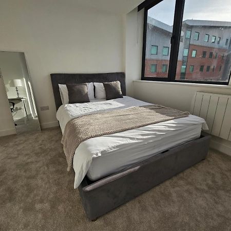 Brand New Trafford Apartment Manchester Eksteriør bilde