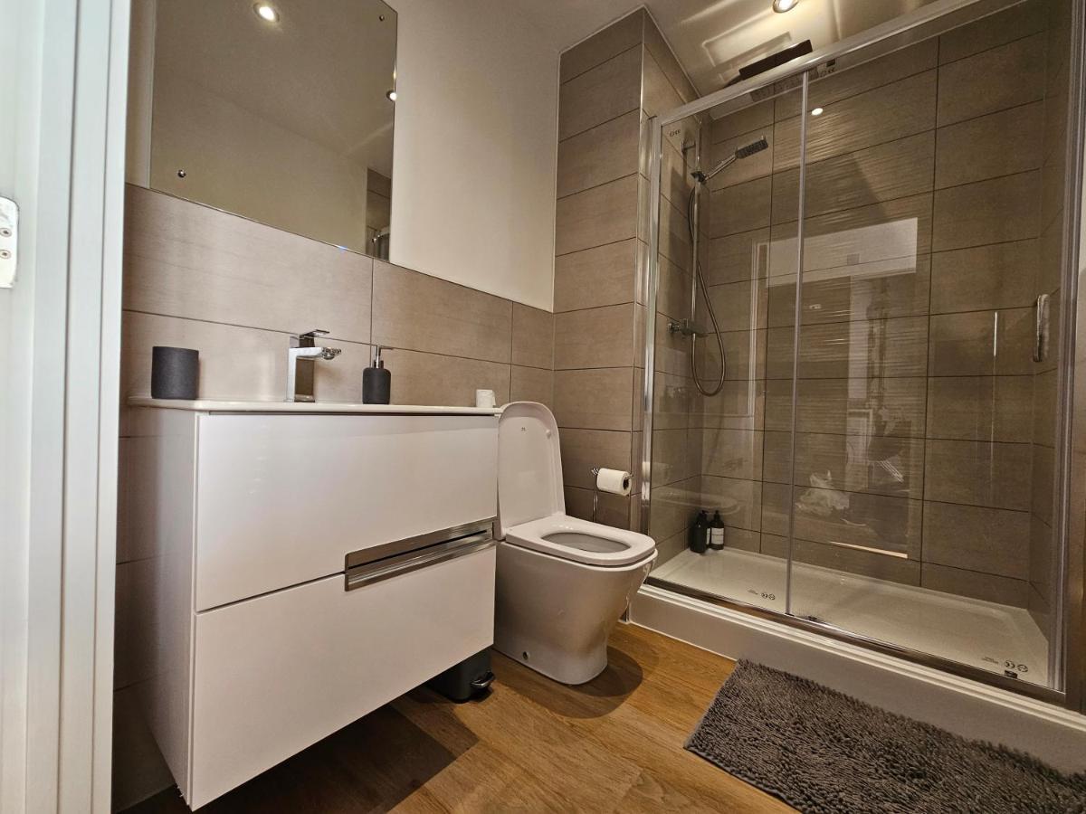 Brand New Trafford Apartment Manchester Eksteriør bilde