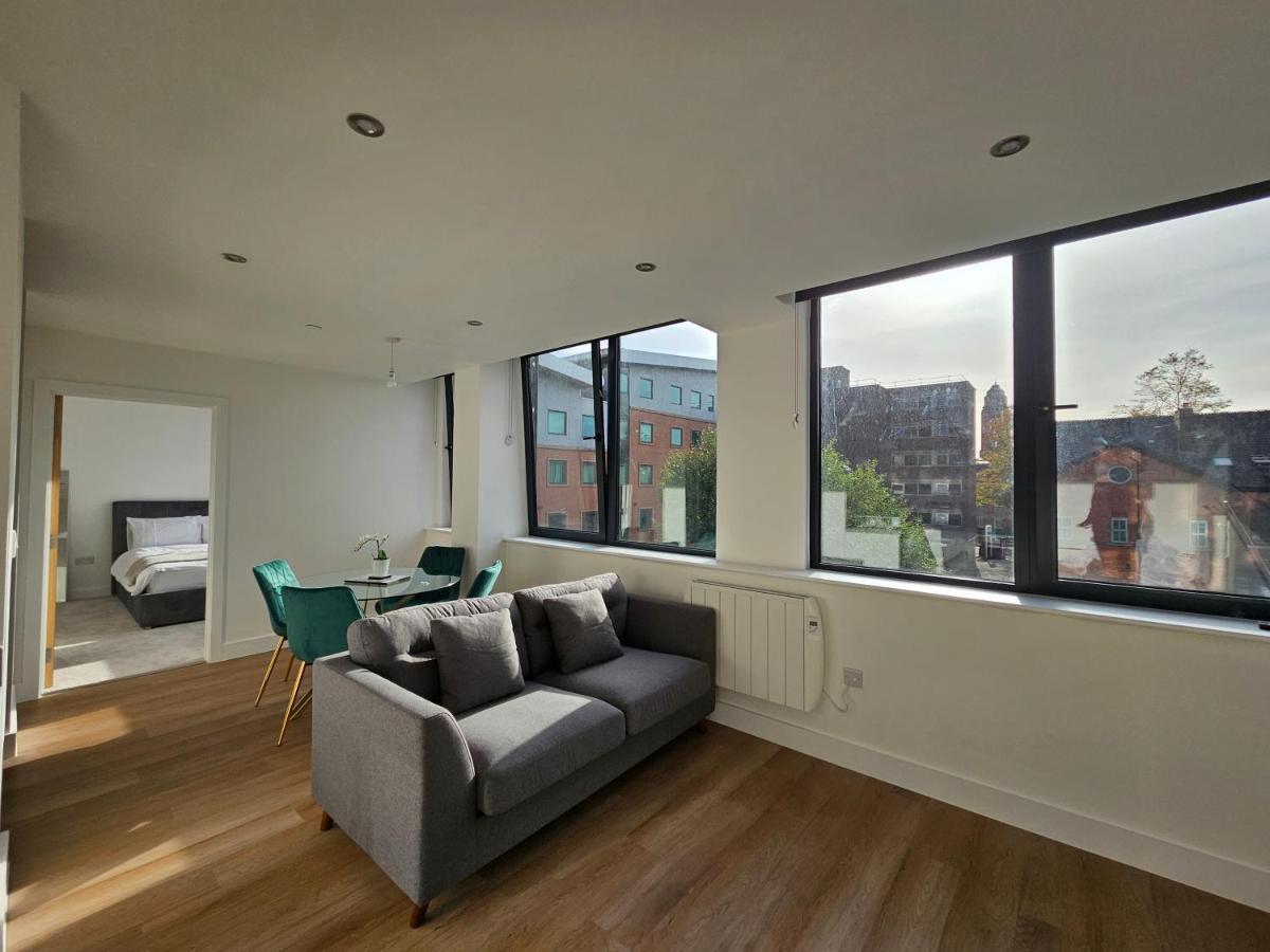 Brand New Trafford Apartment Manchester Eksteriør bilde